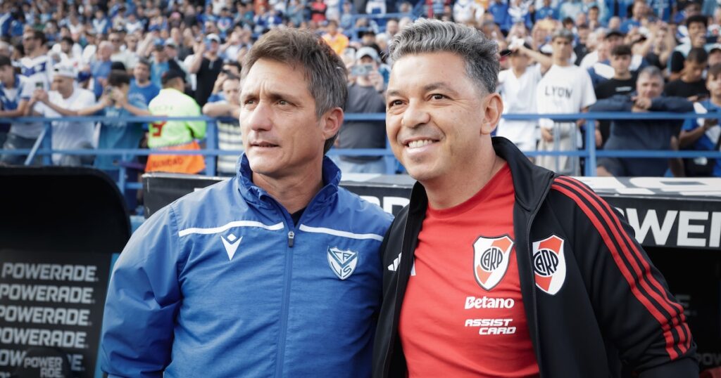 River Plate busca volver a la victoria frente al Vélez de Guillermo Barros Schelotto: formaciones confirmadas
Cuánto dinero recibirá River Plate por el pase de Adam Bareiro a Boca Juniors
El Rolfi Montenegro develó detalles sobre la pelea Ameli-Tuzzio y cómo sacudió a River Plate
Las buenas noticias que recibió Marcelo Gallardo de cara a la visita de River Plate ante Vélez Sarsfield