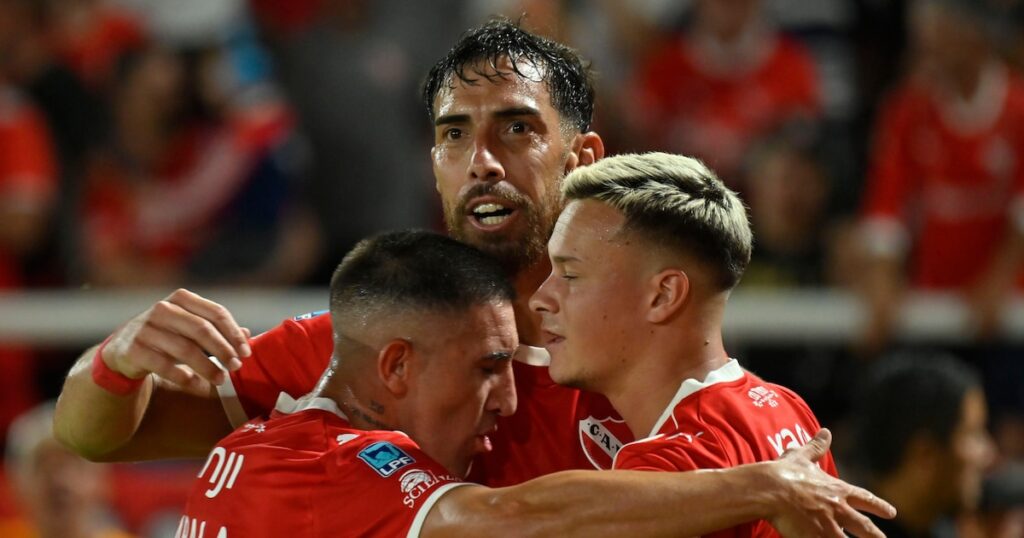 Con un golazo de Matías Abaldo, Independiente le ganó 2-0 a Lanús y logró su segunda victoria consecutiva en el Torneo Apertura