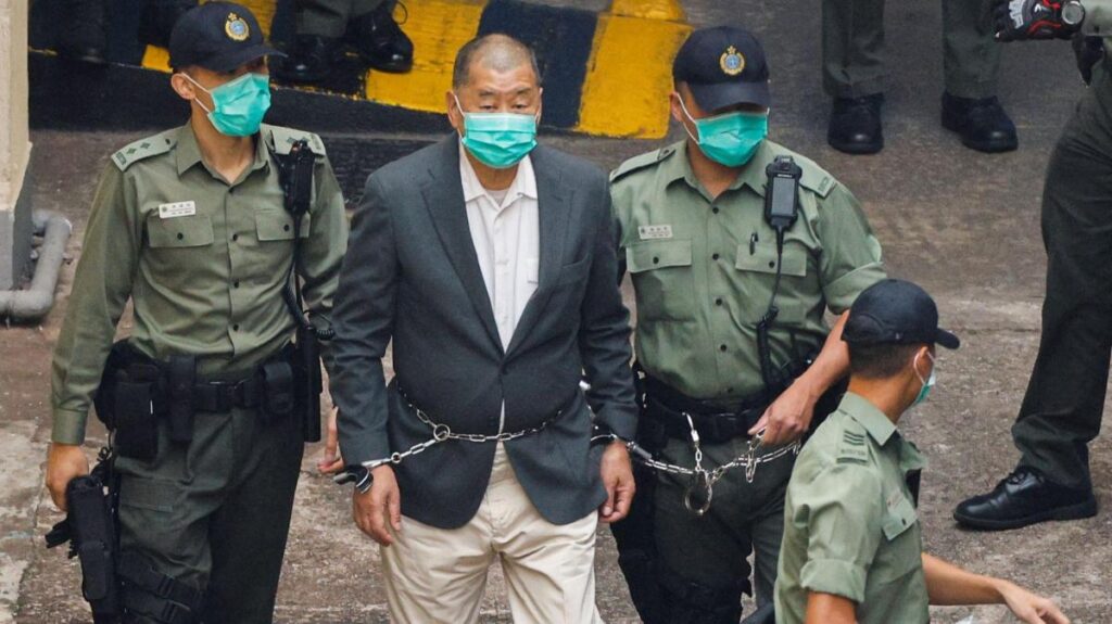 Condenan a 20 años de cárcel a Jimmy Lai, el multimillonario que arriesgó todo por enfrentarse al Partido Comunista de China