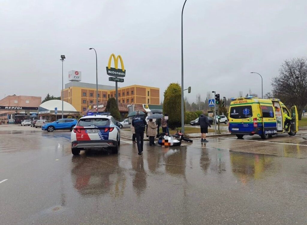 Trasladado un motorista al Hospital Universitario de Cuenca tras un choque con un turismo