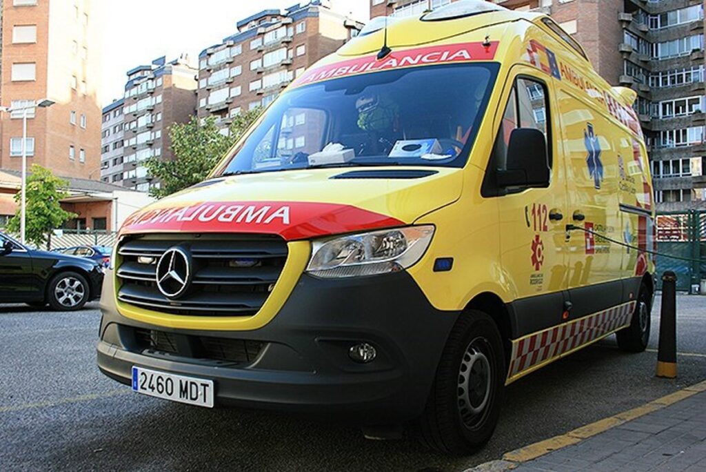 Herido un motorista tras salirse de la vía y quedar atrapado junto a una valla en Valverde de la Virgen (León)