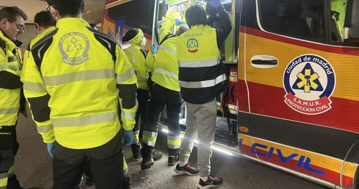 Herido grave un joven de 24 años tras ser arrollado por un coche varios metros en Madrid