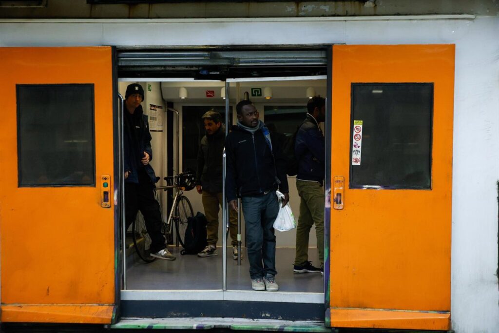 Desvíos en 3 líneas de Rodalies por una incidencia en la estación de Arc de Triomf de Barcelona