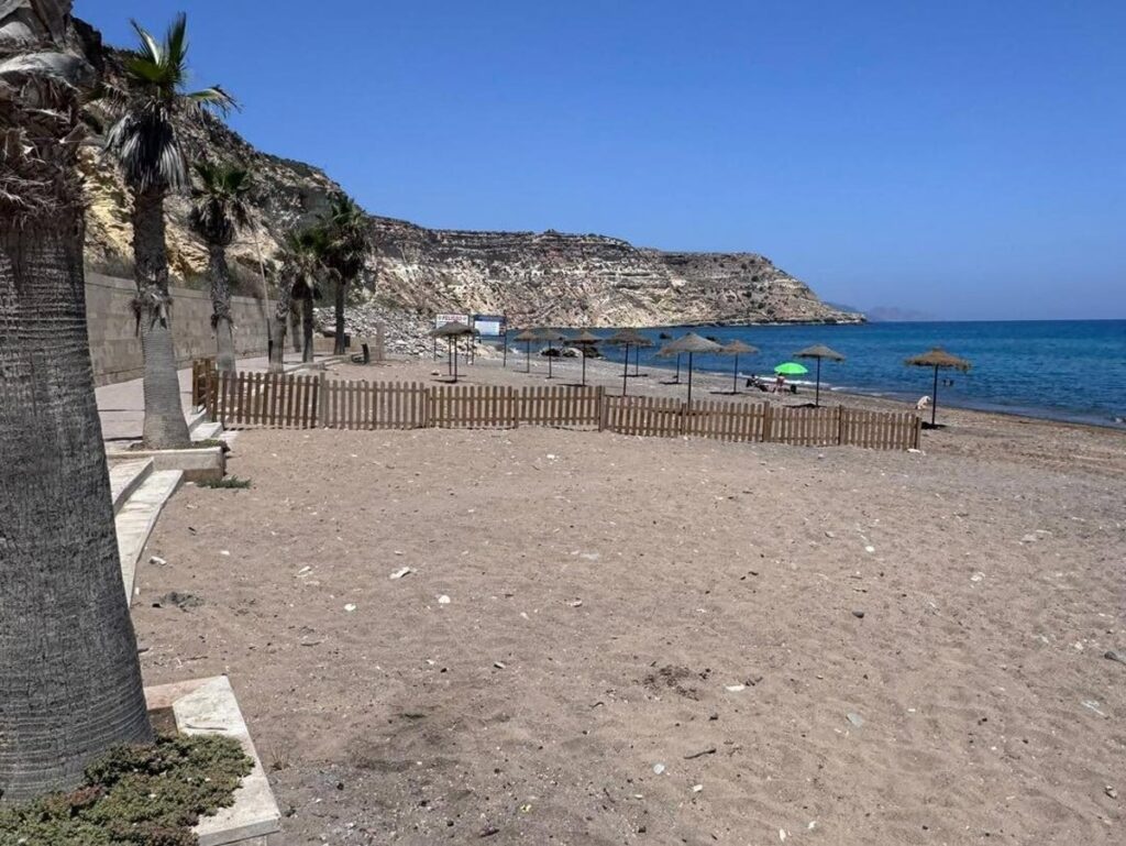 Hallan el cuerpo sin vida de un joven magrebí en la playa de la Hípica de Melilla