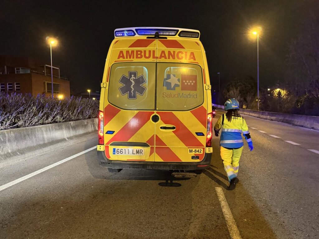Herido grave un motorista de 23 años tras salirse de la vía en Leganés