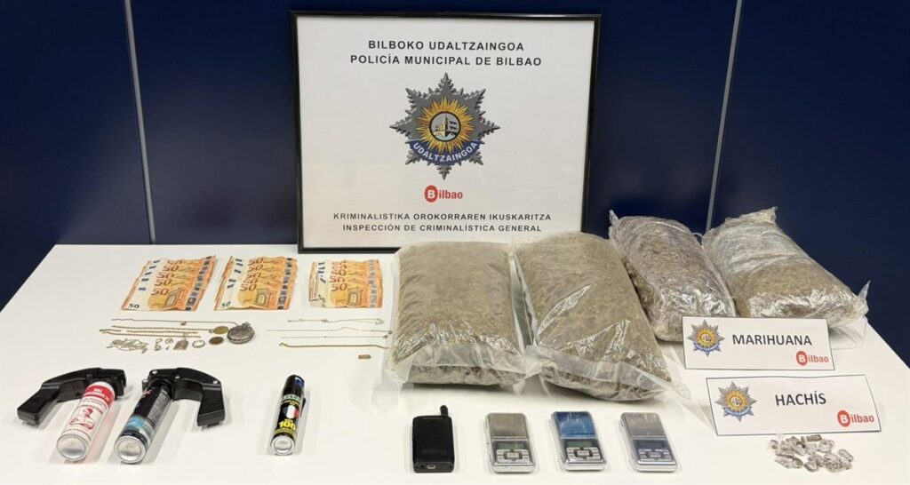 Un total de cinco detenidos por tráfico de drogas tras desmantelar un punto de venta en San Francisco (Bilbao)