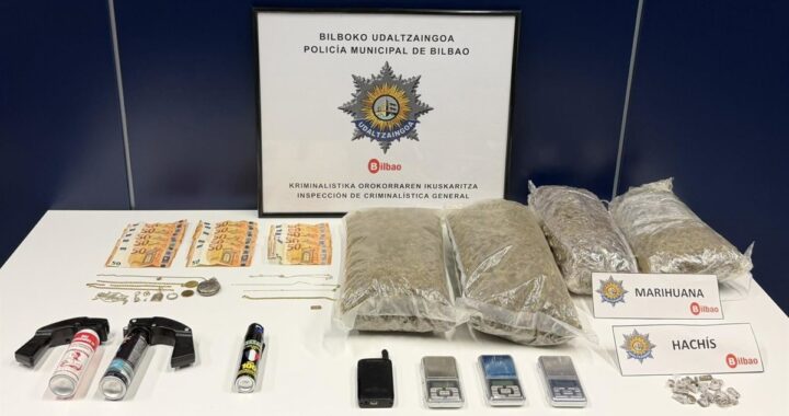 Un total de cinco detenidos por tráfico de drogas tras desmantelar un punto de venta en San Francisco (Bilbao)