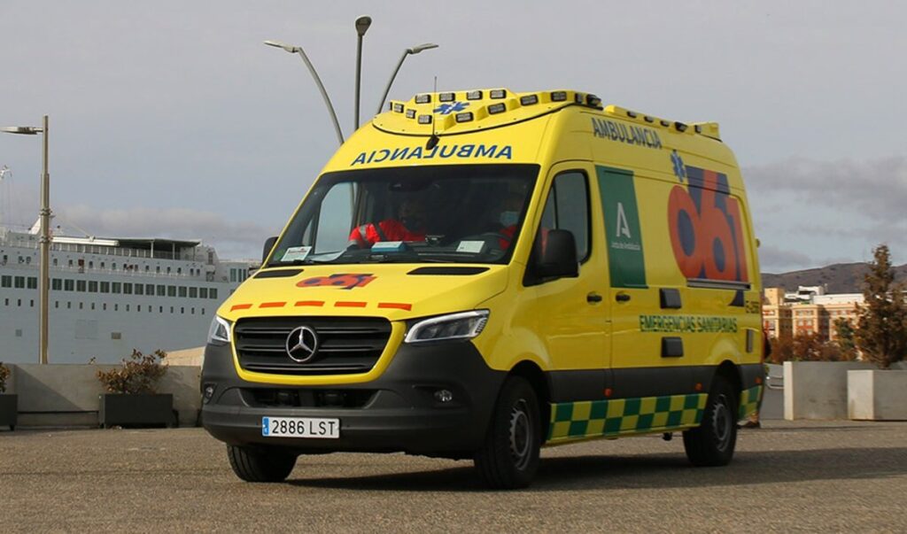 Cinco personas heridas y evacuadas al hospital en Huelva por una colisión en cadena en la A-49