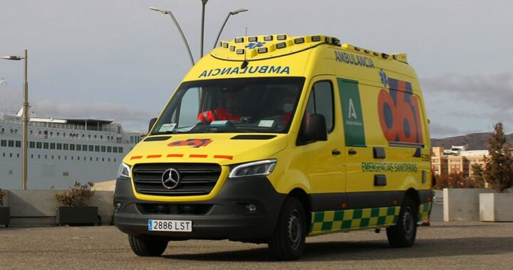 Cinco personas heridas y evacuadas al hospital en Huelva por una colisión en cadena en la A-49