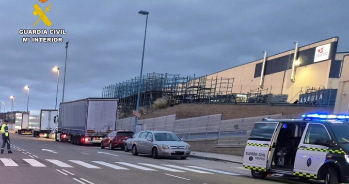 Detenido en Calatayud por conducción temeraria tras huir de un control y casi arrollar a dos peatones