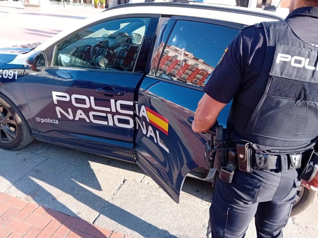 Dos detenidos en El Puerto (Cádiz) de una red criminal dedicada a una estafa piramidal de inversión en oro