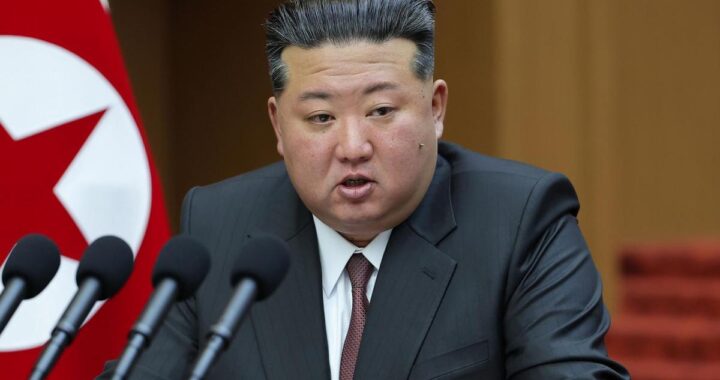 Kim Jong Un supervisa nueva prueba de misiles desde un destructor en Corea del Norte