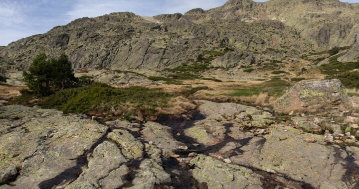 Una familia y un joven de 17 años tuvieron que ser rescatados tras desorientarse en la sierra