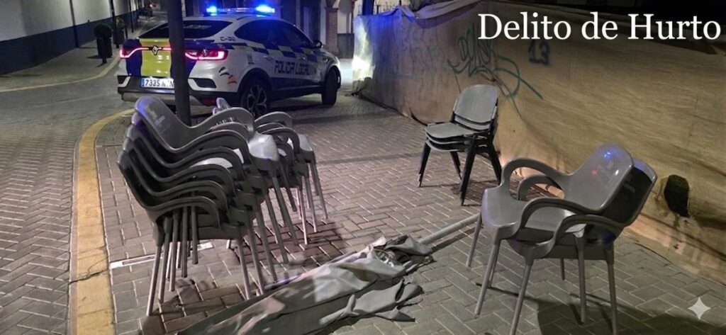 Investigado por hurto al pillarlo in fraganti en Maracena (Granada) ocultando sillas y sombrillas de bar en un solar