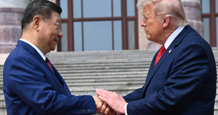 El presidente Donald Trump y el líder chino Xi Jinping en una reunión de trabajo en Beijing