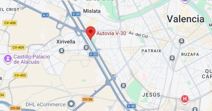 Un vehículo cae al río en la zona seca de la V-30, en Valencia