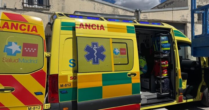 Imagen de un vehículo en la escena de un accidente en Moratalaz