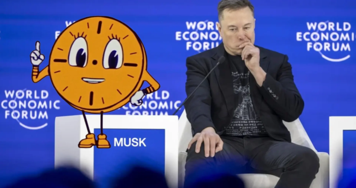 Elon Musk en una conferencia con un reloj simbolizando el 'Elon Time' y plazos incumplidos en Tesla y SpaceX