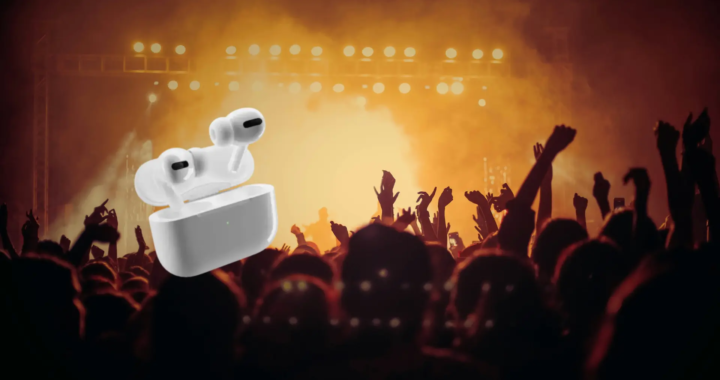 Una chica sonriendo con AirPods puestos en un concierto con luces de colores de fondo