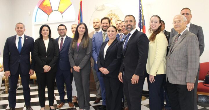 Activistas cubanos trabajando en un plan para una transición democrática en Cuba