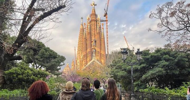 El “arquitecto de Dios”: cómo Gaudí imaginó la Sagrada Familia, la iglesia más alta del mundo