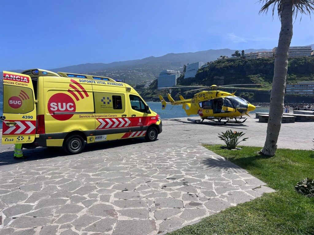 Motorista siendo atendido por urgentes tras colisión en Avenida de América, Ingenio