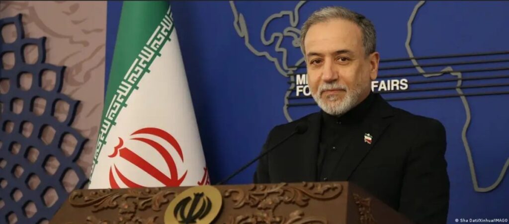 Ministro iraní Abbas Araqchi en negociaciones de Doha con tono belicoso pero pragmático