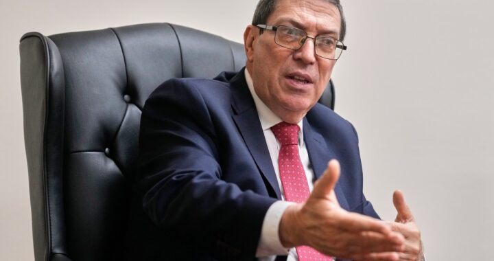 Bruno Rodríguez en la ONU denunciando el embargo de EE.UU. contra Cuba con gestos de firmeza diplomática