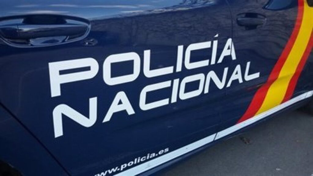 Laboratorio clandestino con prensa manual y máquina envasadora incautados en operativo contra red DDP de drogas sintéticas