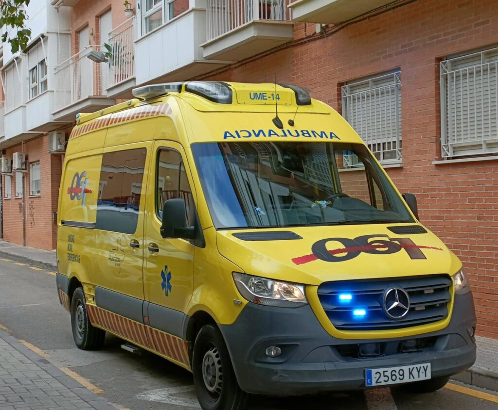 Heridas ocho personas tras colisionar un autobús contra una vivienda en Cartagena